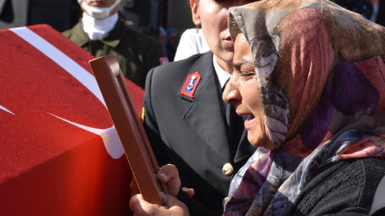 Suriye'de şehit olan Piyade Sözleşmeli Er Onur Özbek Niğde'de toprağa verildi